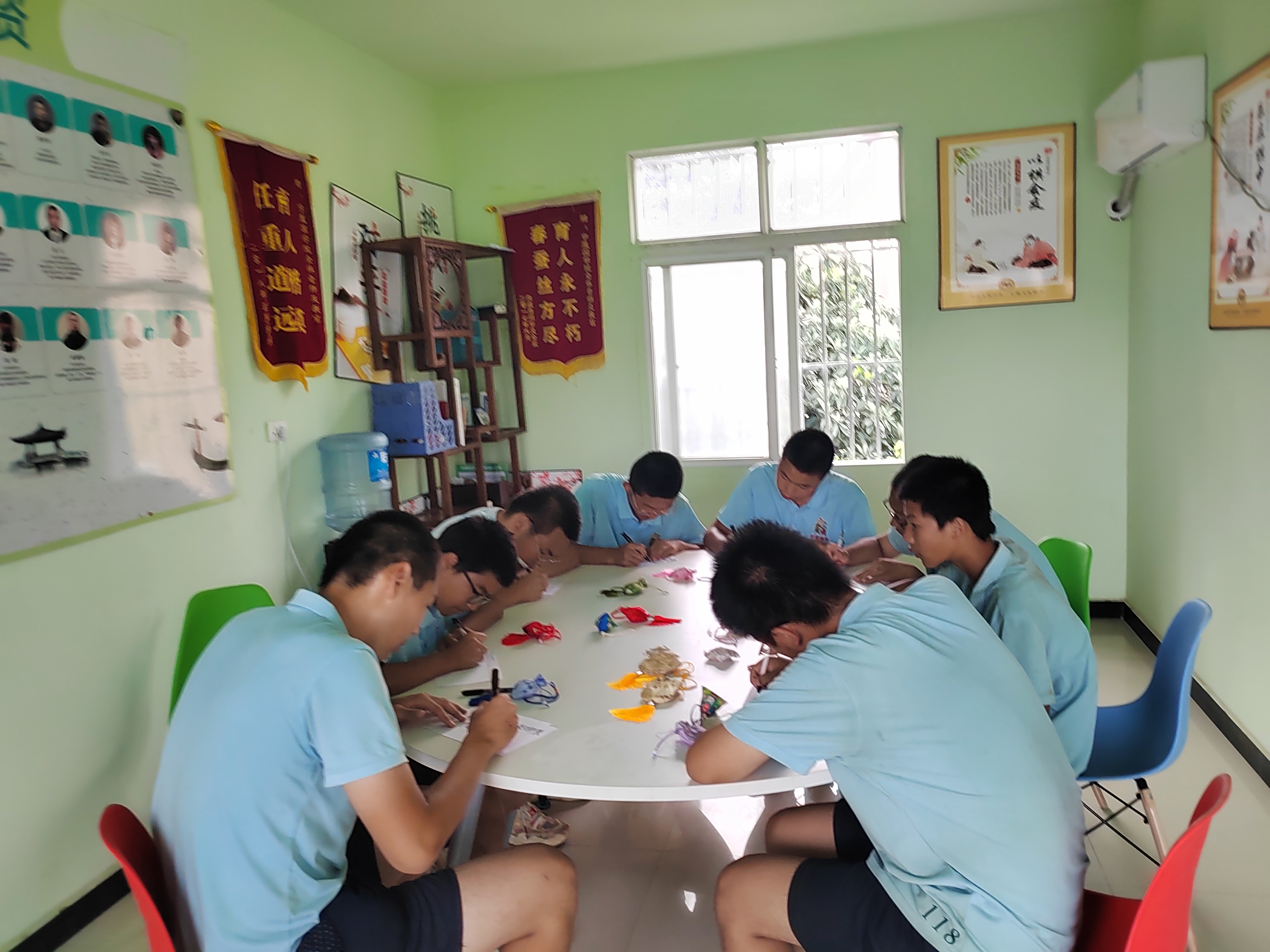 叛逆学校哪家好?武汉全封闭不听话青少年正规军事化戒网瘾学校