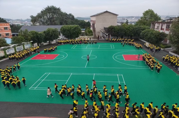 重庆立仁素质教育学校跑操