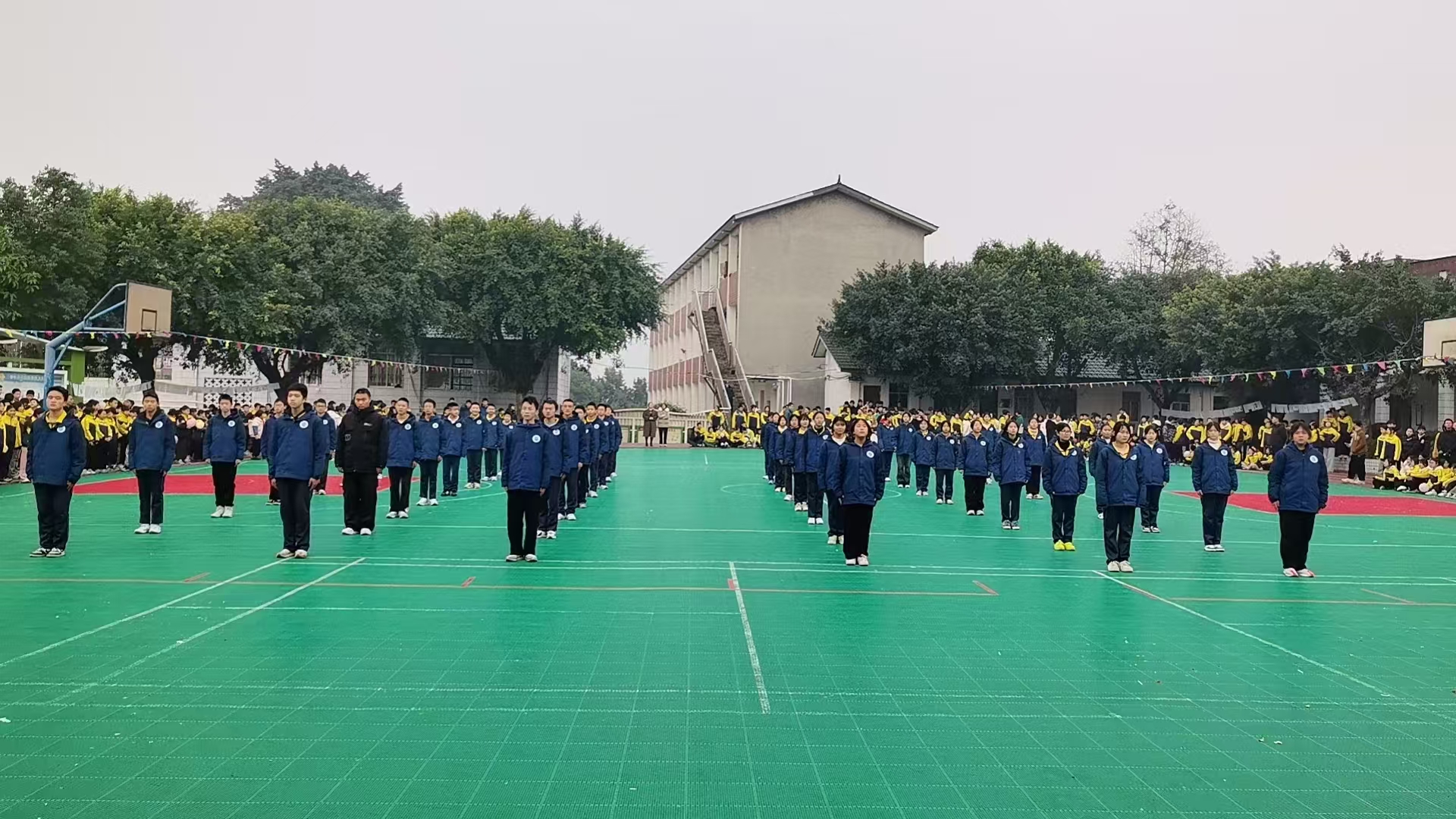 重庆立仁素质教育学校做操
