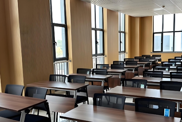 新疆行知实验学校教室
