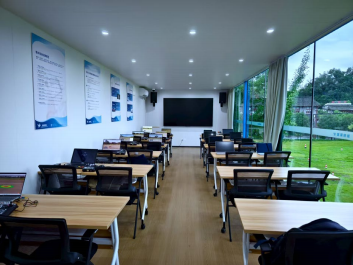 星翼领航无人机教室