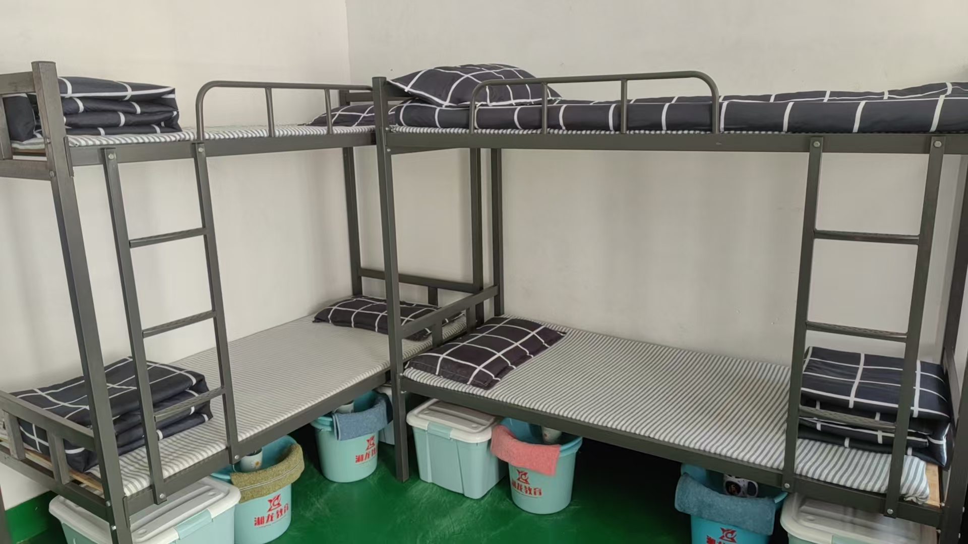 杰龙青少年社会工作服务中心-宿舍